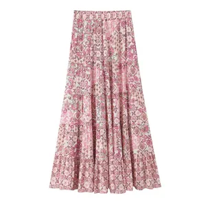 Vintage Blumenmuster Stufenlangrock, elegante rosafarbene Boho Maxirock für Damen.
