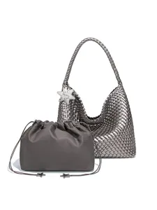 Grande borsa a spalla intrecciata con pochette borsa tote hobo metallica chic con ciondolo stella