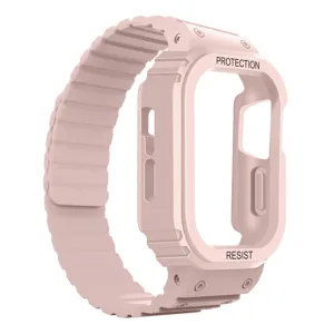 Vista dettagliata della custodia protettiva in silicone rosa e cinturino magnetico per orologio.