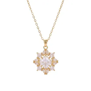 Collar con colgante floral chapado en oro con piedras de circonita cubica para mujeres
