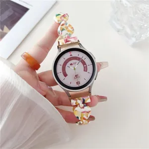 Resin heart chain watch strap detail view, colorful links, stylish summer accessory.