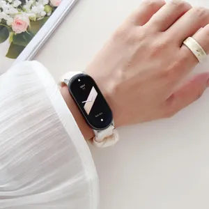 Weißes Chiffon Scrunchie Ersatzarmband für Xiaomi Band 8, elegantes Stoffuhrarmband Detail