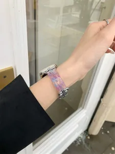 Hars en metaal horlogeband vervanging voor Apple Watch, stijlvol accessoire mooi.