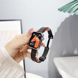 Cinturino per orologio in metallo a maglie con fibbia pieghevole magnetica, vista di dettaglio