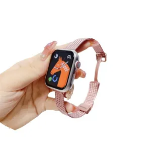 Cinturino per orologio in maglia metallica starlight con fibbia pieghevole magnetica.