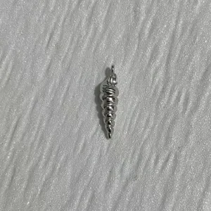 Pendentif coquillage en alliage argenté accessoire bijoux DIY pour collier bracelet.