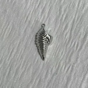 Pendentif coquillage argenté accessoire bijoux DIY pour collier bracelet détails