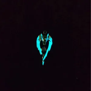 Glow in the dark wolf head pendant necklace trendy fashion cool accessory jewelry item