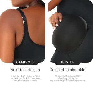 Spallina regolabile e vista dettagliata del body contenitivo con fianchi imbottiti.