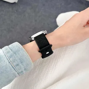 Cinturino per orologio in silicone con motivo floreale di rosa, vista dettagliata