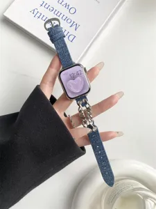Stilvolles Jeans- und Metallketten Apple Watch Armband, einzigartiges Design für Smartwatch.