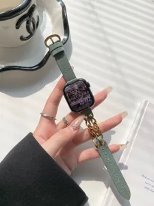 Grünes Jeans und goldene Kette Smartwatch Armband Ersatz kompatibel mit Apple Watch.