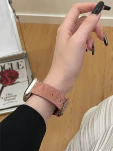Roze suède horlogeband compatibel met Apple Watch, zachte vervangende band voor dames