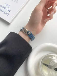 Vintage Jeans Metallkette Apple Watch Armband Detailansicht, stilvoller Ersatz für iWatch.