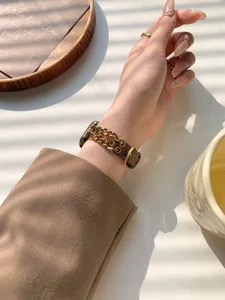 Retro Ketten Denim Smartwatch Armband Detailansicht, stilvolles Accessoire für Alltag.
