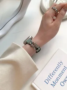 Vintage Denim Metallkette Uhrenarmband kompatibel mit Apple Watch, stilvoll und elegant.