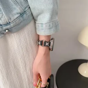 Cinturino per smartwatch in pelle stile punk con borchie e dettagli in metallo