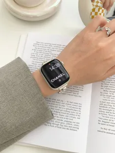 Elegantes Metall-Uhrenarmband mit Stern- und Zirkon-Anhängern, kompatibel mit Smartwatches.