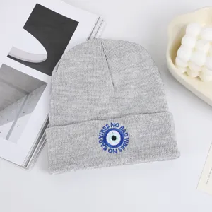 Berretto in maglia grigia caldo invernale con ricamo malocchio elegante casual cappello