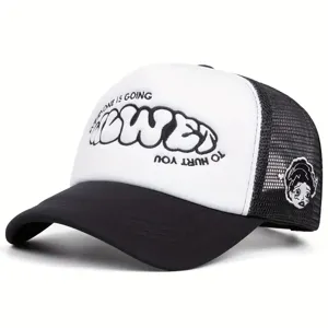 Cappellino trucker ricamato con lettere, berretto da baseball in rete nero e bianco.