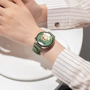 Bracelet de montre en silicone vert compatible montre connectée, confortable et élégant.