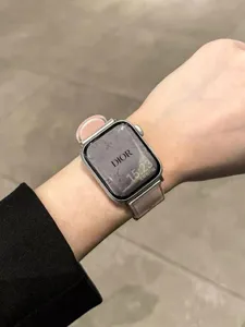 Διαφανές λουράκι ρολογιού jelly συμβατό με Apple Watch, σχεδιασμός από μαλακή σιλικόνη.