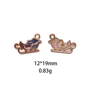 Vue rapprochée du charm pendentif de traîneau de Noël en alliage, design d'huile, 12x19mm.