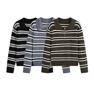 Maglione a righe da donna con collo a polo e chiusura con zip per ogni occasione.