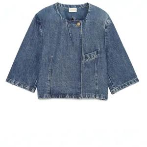 Stijlvolle kragenloze denim jas voor dames, casual asymmetrische spijkerblazer.