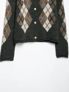 Damen grauer Argyle Muster langarm Strickjacke Pullover mit Goldknöpfen Freizeit Cardigan Top.