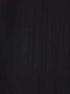 Foto detallada de la textura de tela arrugada negra, primer plano de material prémium de mujer.