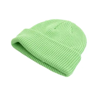 Solid color ribbed knit beanie for autumn and winter, warm and versatile fashion hat.