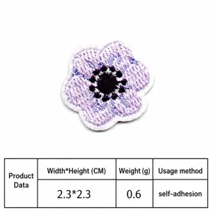Geborduurde paarse bloem patch kleding accessoire 2.3x2.3cm zelfklevend diy decor