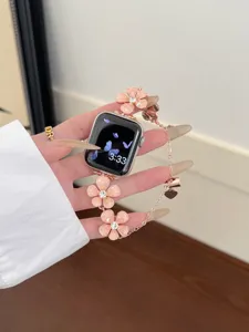 Roségoldnes Metall Uhrenarmband mit Blumen für Smartwatch, elegantes vierblättriges Design.