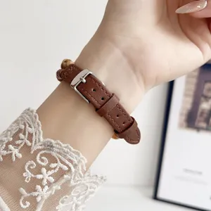 Vervangende bruine lederen horlogeband compatibel met smartwatch, elegant accessoire.