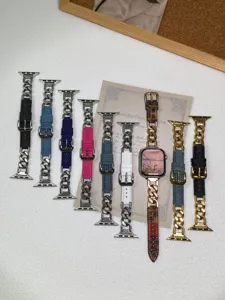 Cinturino per orologio in pelle giuntata con catena in acciaio inossidabile.