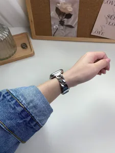 Cinturino per orologio in vera pelle giuntata con catena in acciaio inossidabile, denim.