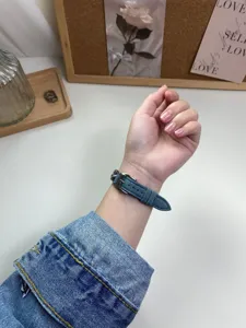 Cinturino per orologio in catena di acciaio inossidabile denim compatibile Apple Watch.