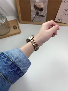 Cinturino in pelle e catena in acciaio inossidabile per Apple Watch elegante