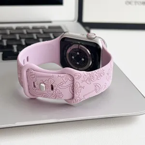 Rosa Silikon Uhrenarmband kompatibel mit Apple Watch, Blumen Flamingo Gravur Design.