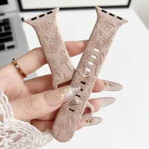 Silikon geprägtes Ersatzarmband kompatibel mit Apple Watch, mit schönem Blumen und Flamingo Muster.