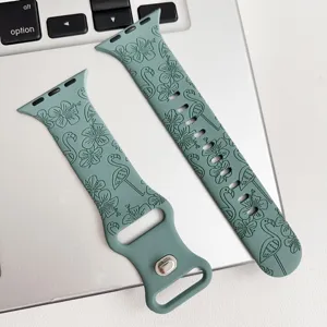 Silikon geprägtes Uhrenarmband mit Blumen und Flamingos kompatibel mit Apple Watch.