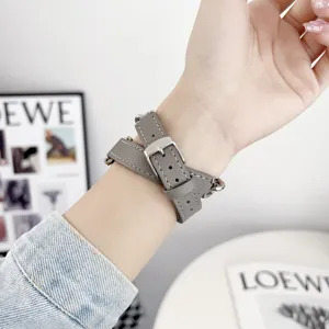 Cinturino per orologio in pelle a doppio giro compatibile smartwatch, elegante cinturino grigio.