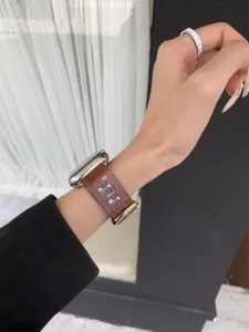Braunes Cord Apple Watch Armband mit süßem Hundemuster, weiches Ersatzband für iWatch.