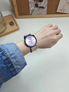 Cinturino di ricambio in pelle silicone per smartwatch, accessorio elegante e comodo.
