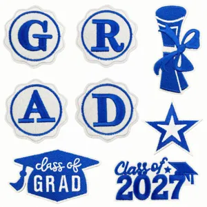 Toppe Ricamate per la Laurea Tocco da Laureato Distintivo a Lettera per Vestiti Borse Applicazione DIY Toppe Ricamate Blu Bianco Distintivo Decorativo