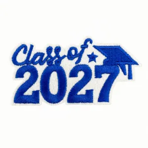 Toppa ricamata blu e bianca Class of 2027 con design da berretto di laurea fai da te per vestiti