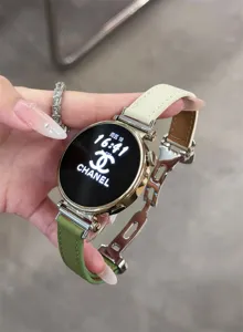 Echtes Lederuhrenarmband mit Schmetterlingsschließe in elegantem und schönem Design.