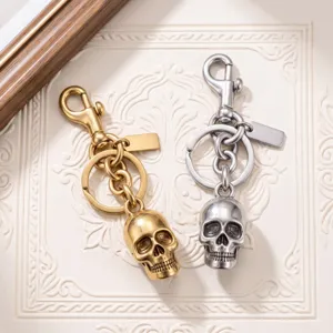 Llavero de calavera 3D metalico punk, set oro y plata, decoracion de bolso con estilo.