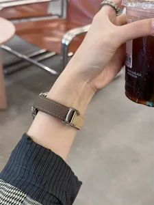 Detailansicht des Lederarmbands, hochwertiges Echt-Ersatzband kompatibel mit Smartwatches.